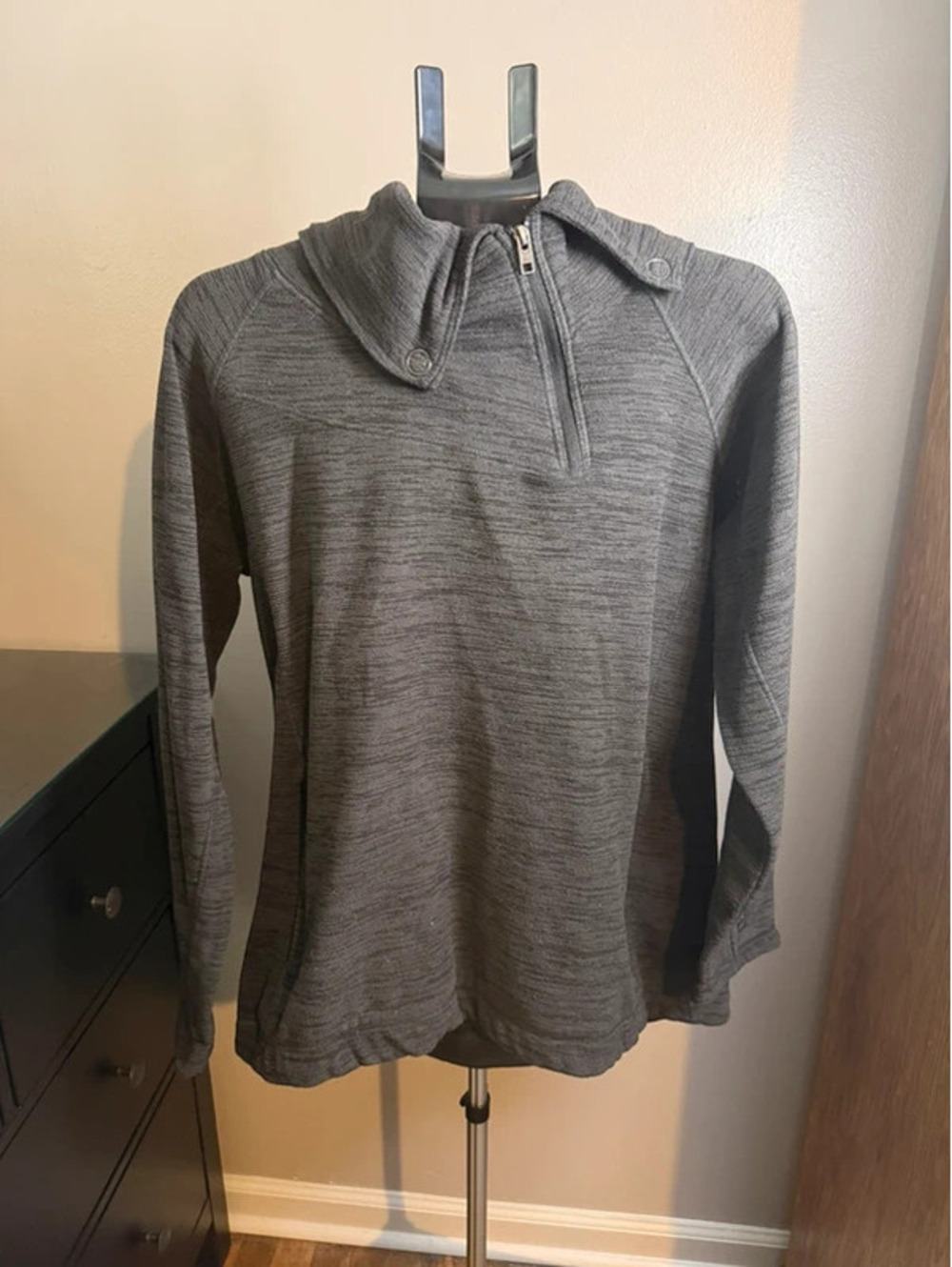 Avalanche Women’s XL Gray Fleece Quarter Zip Funnel Neck Pullover